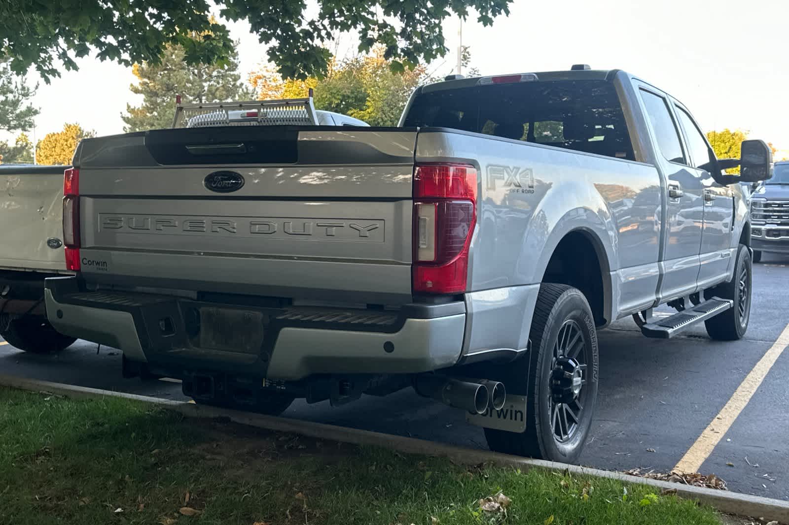 2021 Ford F-350 Lariat photo 2