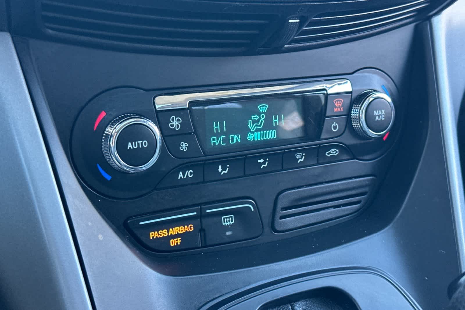 Thumbnail: 2016 Ford Escape - 20