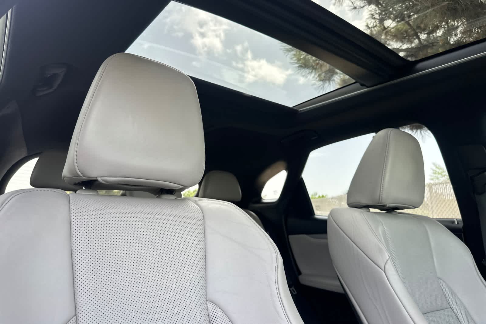 Thumbnail: 2018 Lexus RX - 17
