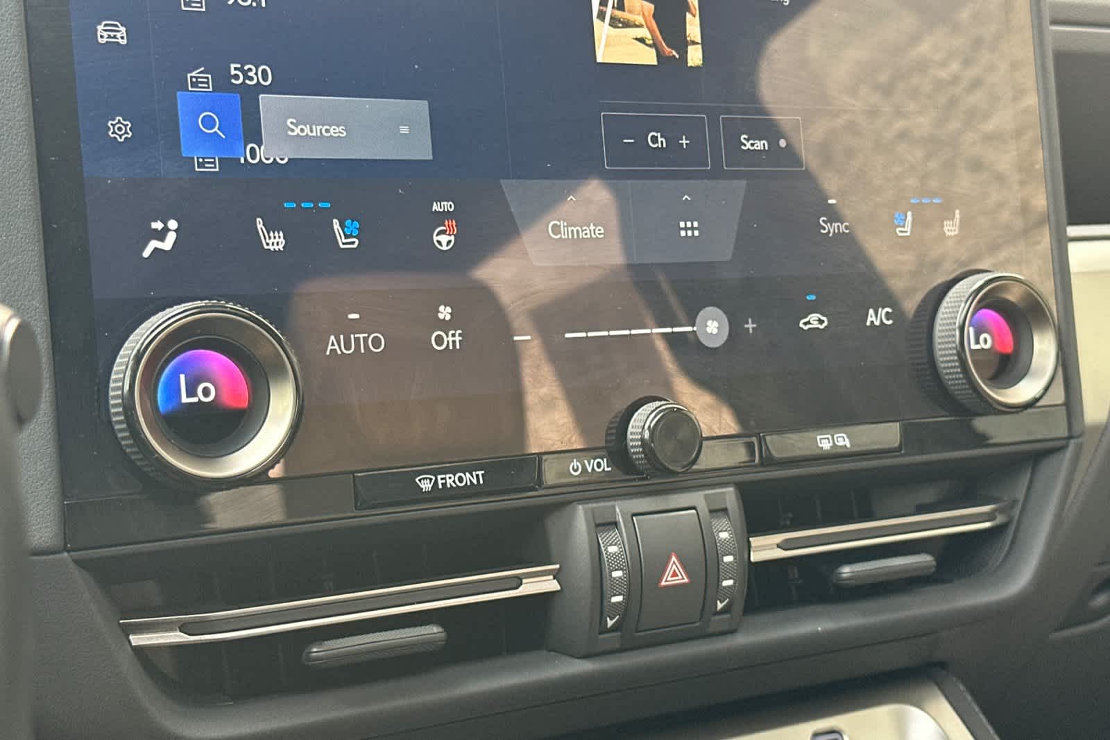 Thumbnail: 2024 Lexus ES - 19