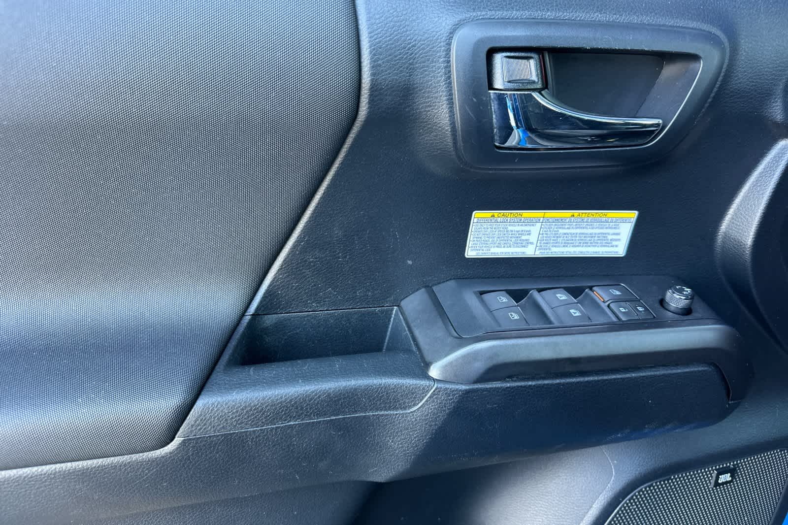 Thumbnail: 2019 Toyota Tacoma - 12