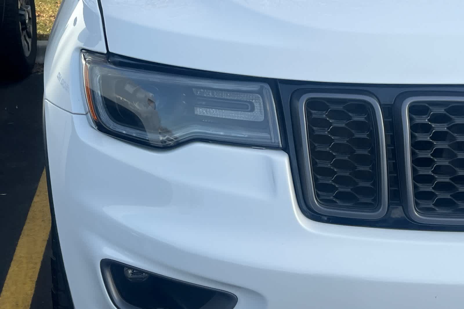 Thumbnail: 2017 Jeep Grand Cherokee - 11