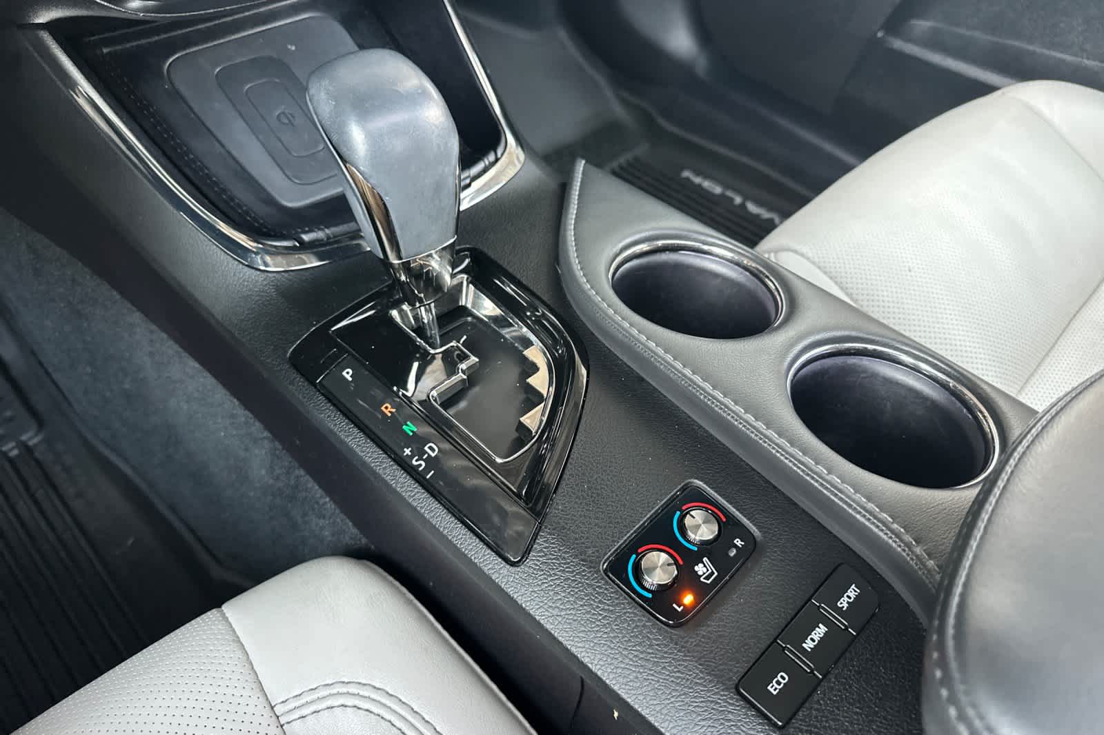 Thumbnail: 2017 Toyota Avalon - 21