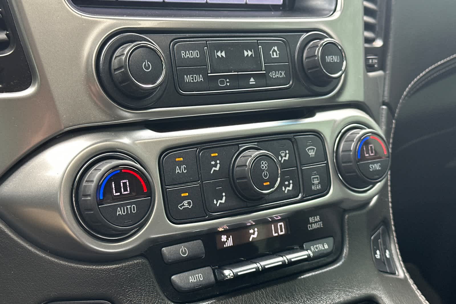 Thumbnail: 2018 Chevrolet Tahoe - 23