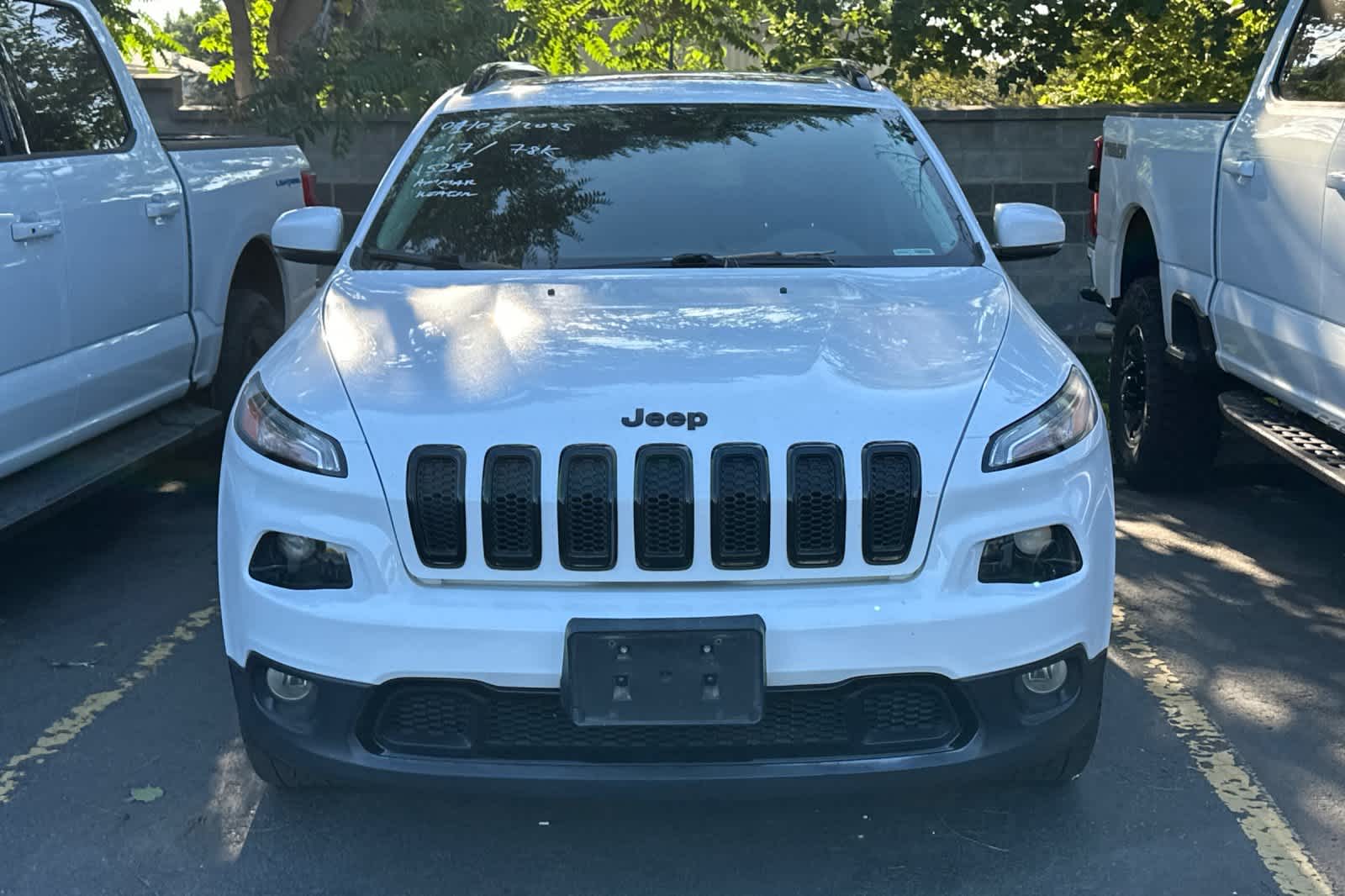 Thumbnail: 2017 Jeep Cherokee - 5