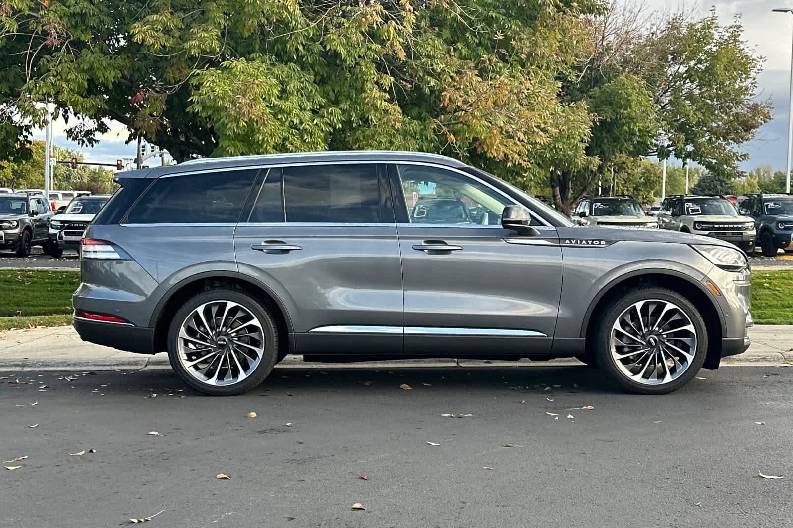 Thumbnail: 2023 Lincoln Aviator - 8
