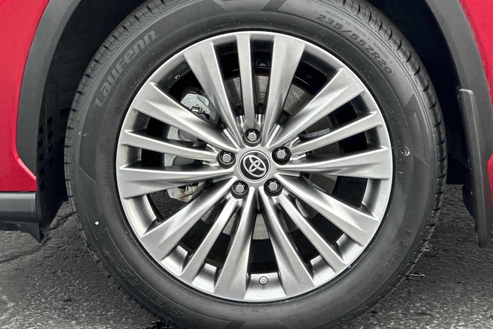 Thumbnail: 2023 Toyota Highlander - 27