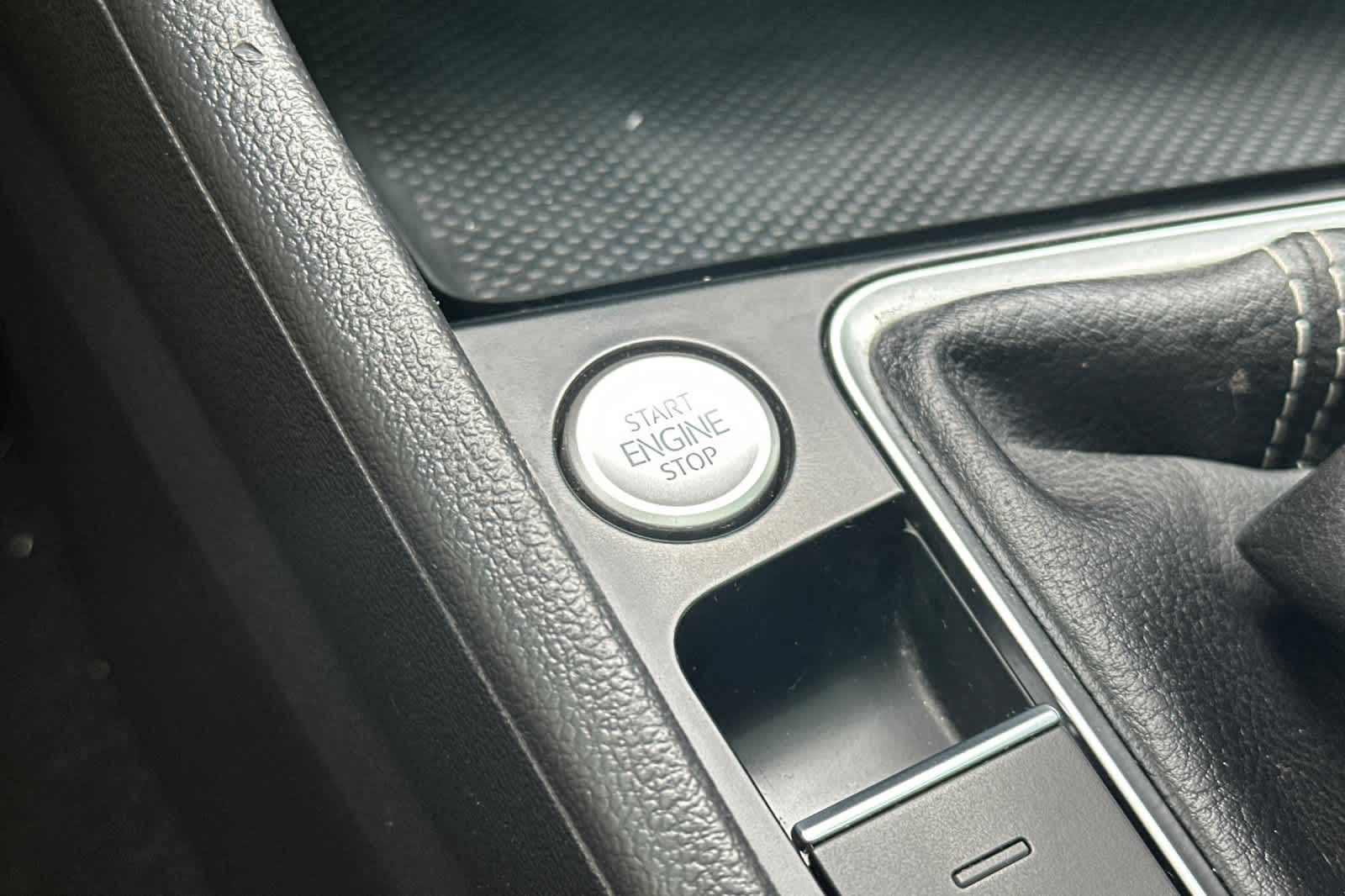 Thumbnail: 2022 Volkswagen Jetta - 21