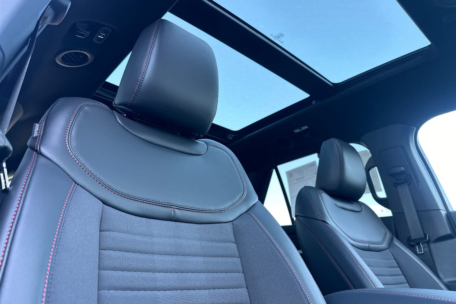 Thumbnail: 2025 Ford Explorer - 18