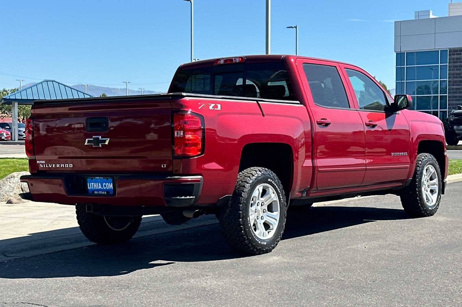 Used 2018 Chevrolet Silverado 1500 LT with VIN 3GCUKREC2JG426871 for sale in Boise, ID