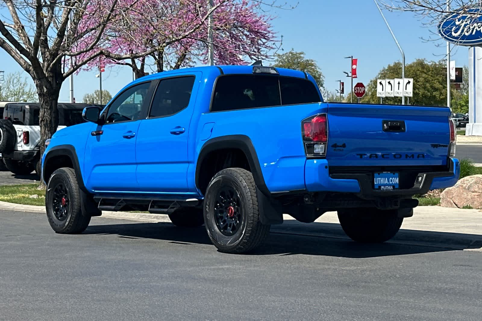 Thumbnail: 2019 Toyota Tacoma - 6