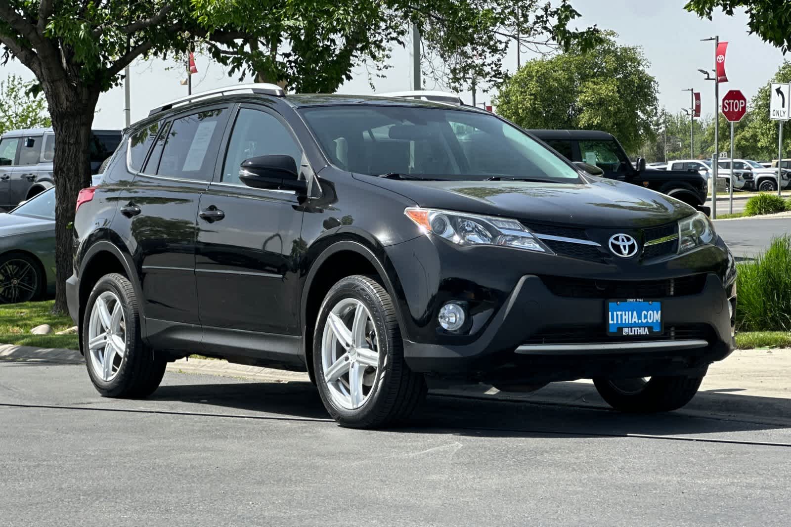 Thumbnail: 2015 Toyota RAV4 - 9