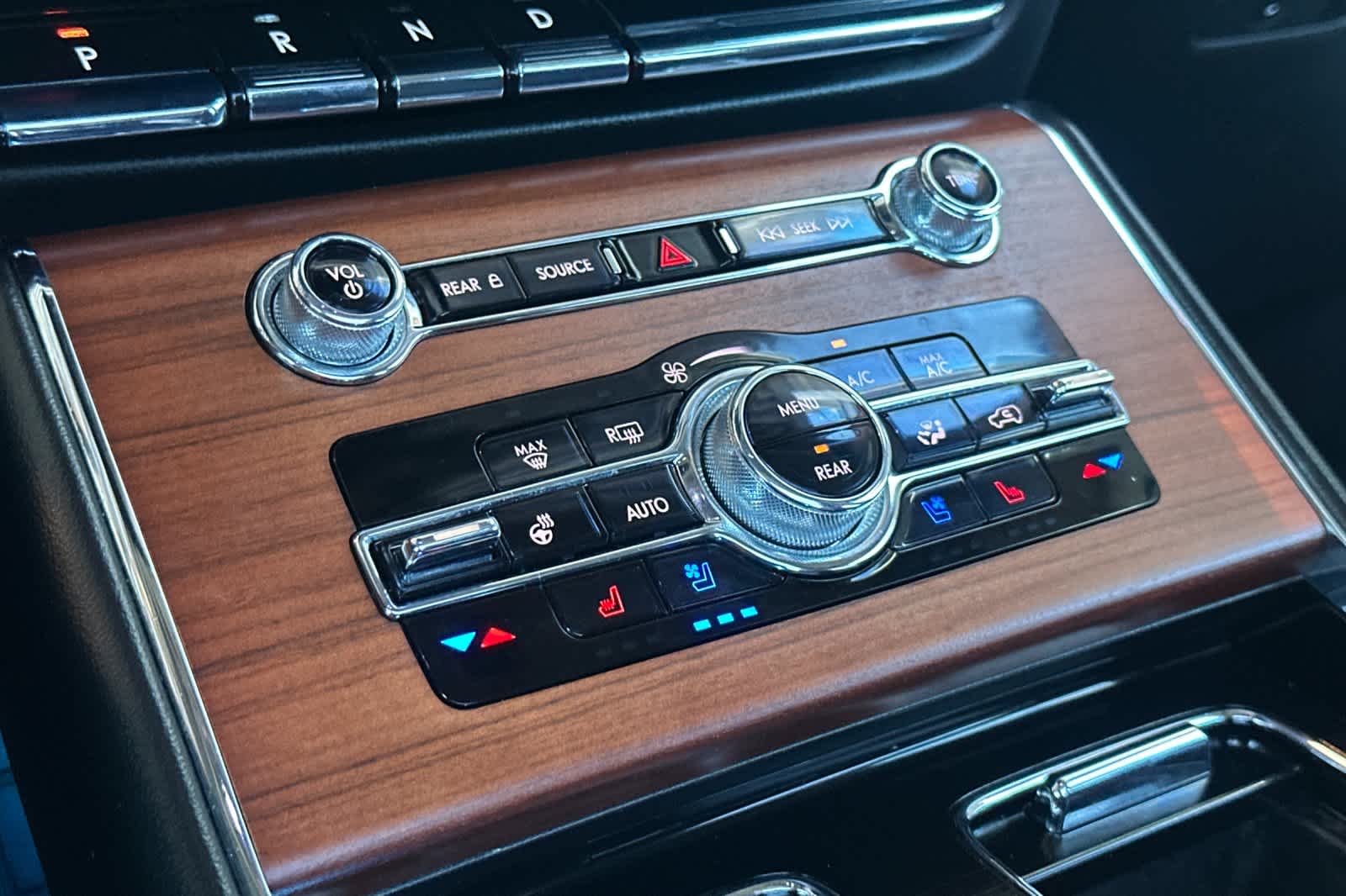 Thumbnail: 2021 Lincoln Aviator - 22