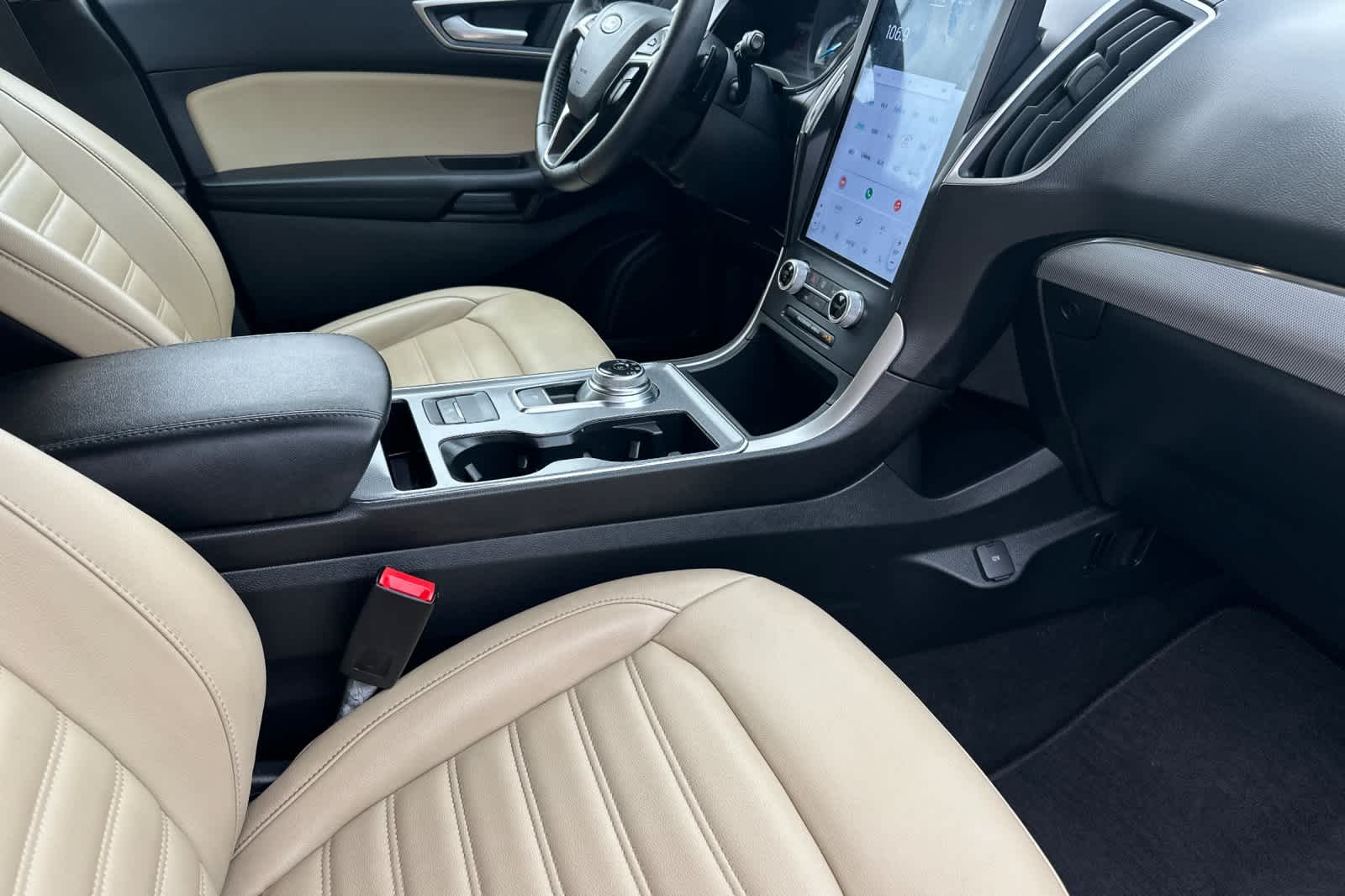 Thumbnail: 2022 Ford Edge - 16