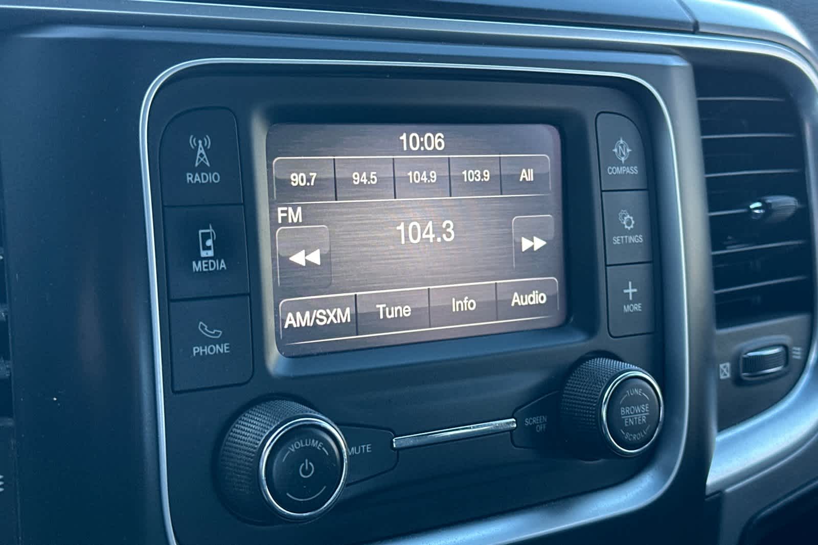 Thumbnail: 2022 RAM 1500 Classic - 17