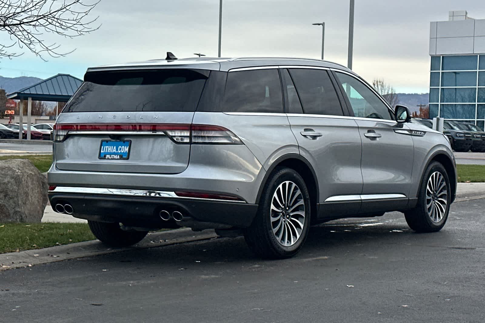 Thumbnail: 2023 Lincoln Aviator - 2