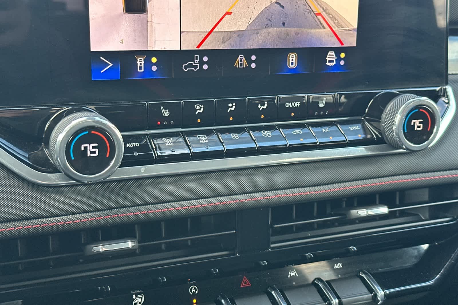 Thumbnail: 2024 Chevrolet Colorado - 19