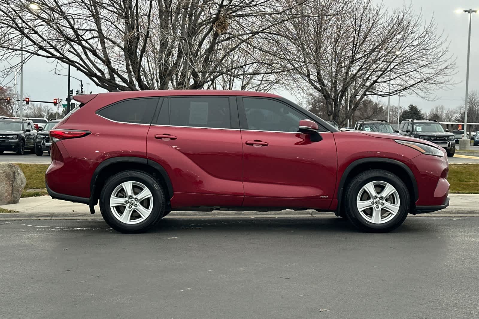 Thumbnail: 2023 Toyota Highlander - 8