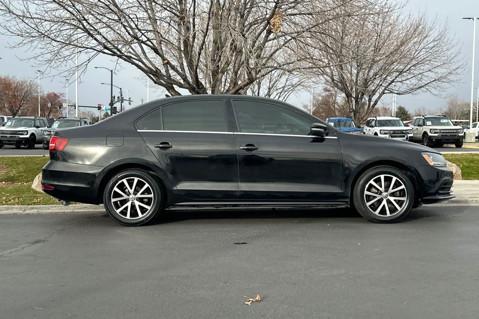 Thumbnail: 2017 Volkswagen Jetta - 8