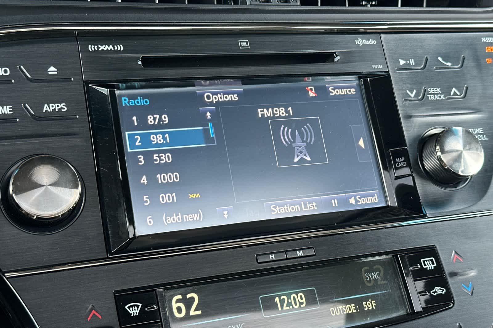 Thumbnail: 2017 Toyota Avalon - 17