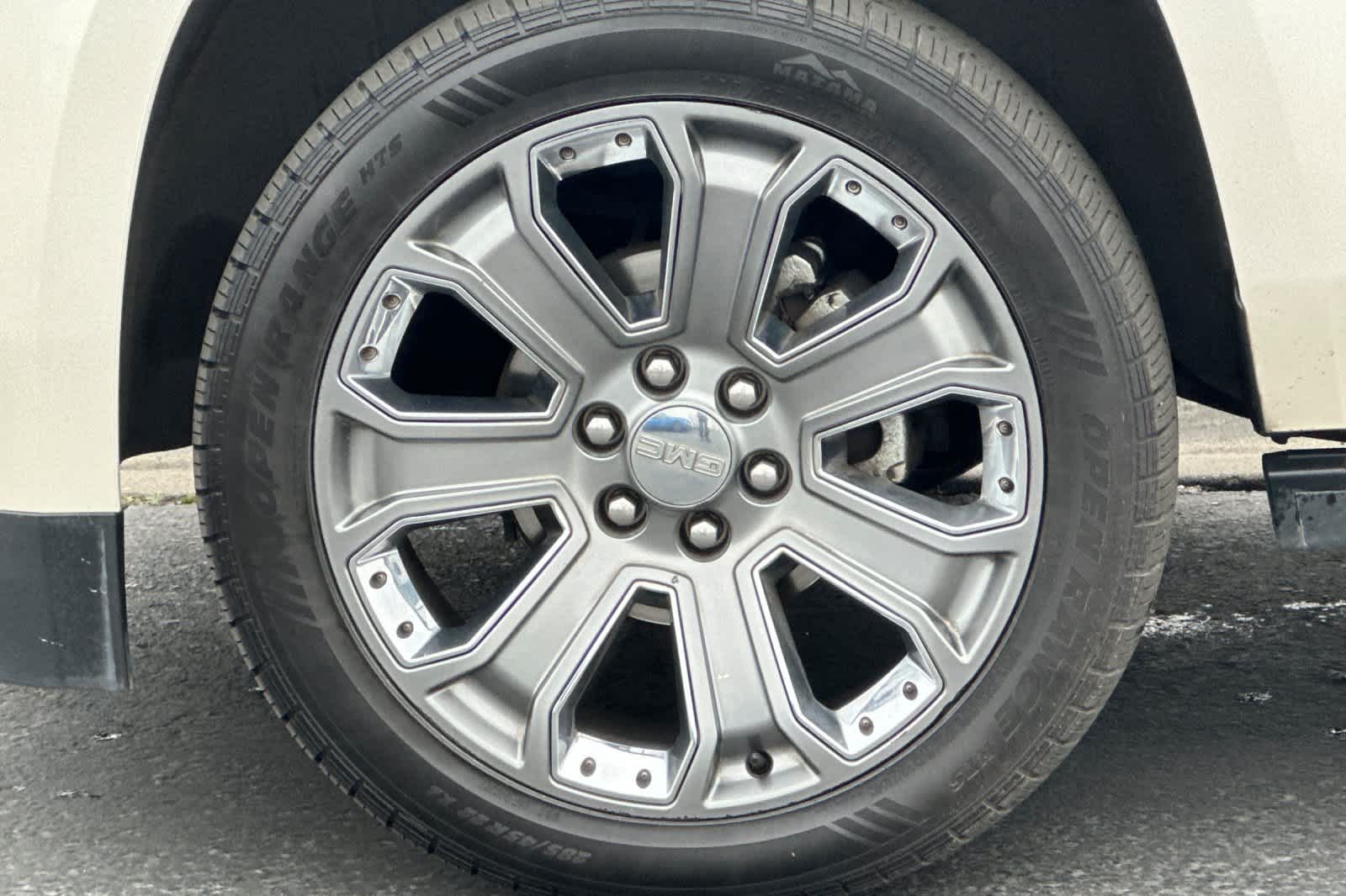 Thumbnail: 2015 GMC Yukon - 28