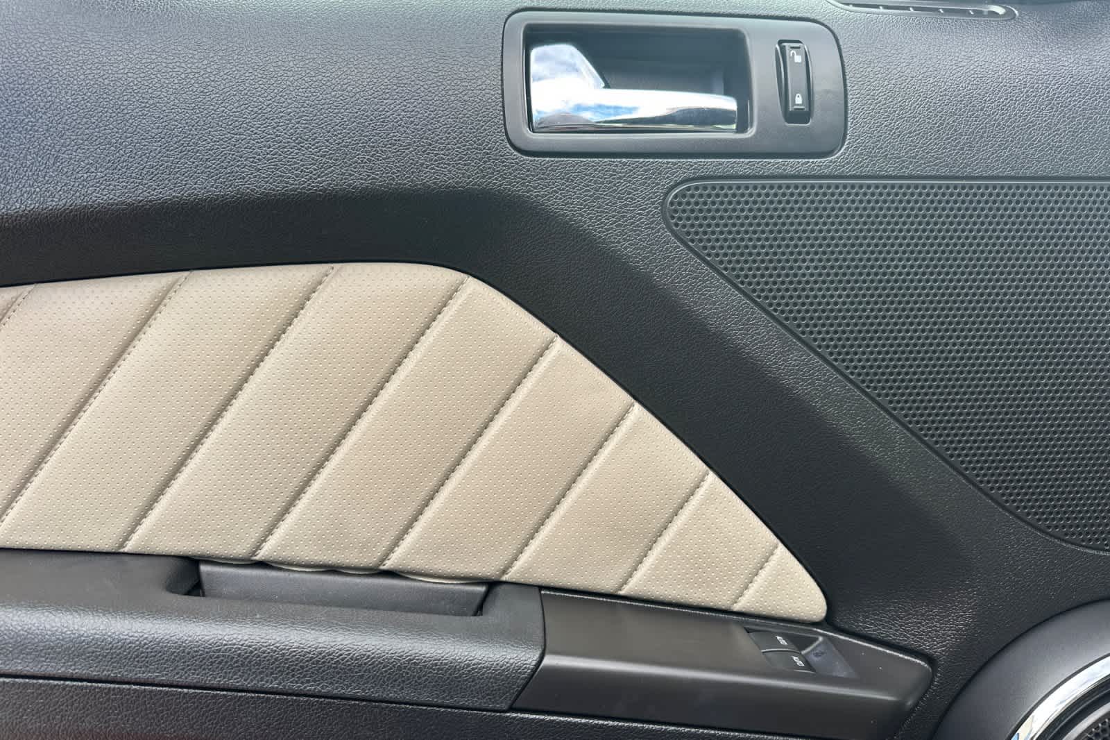 Thumbnail: 2012 Ford Mustang - 12