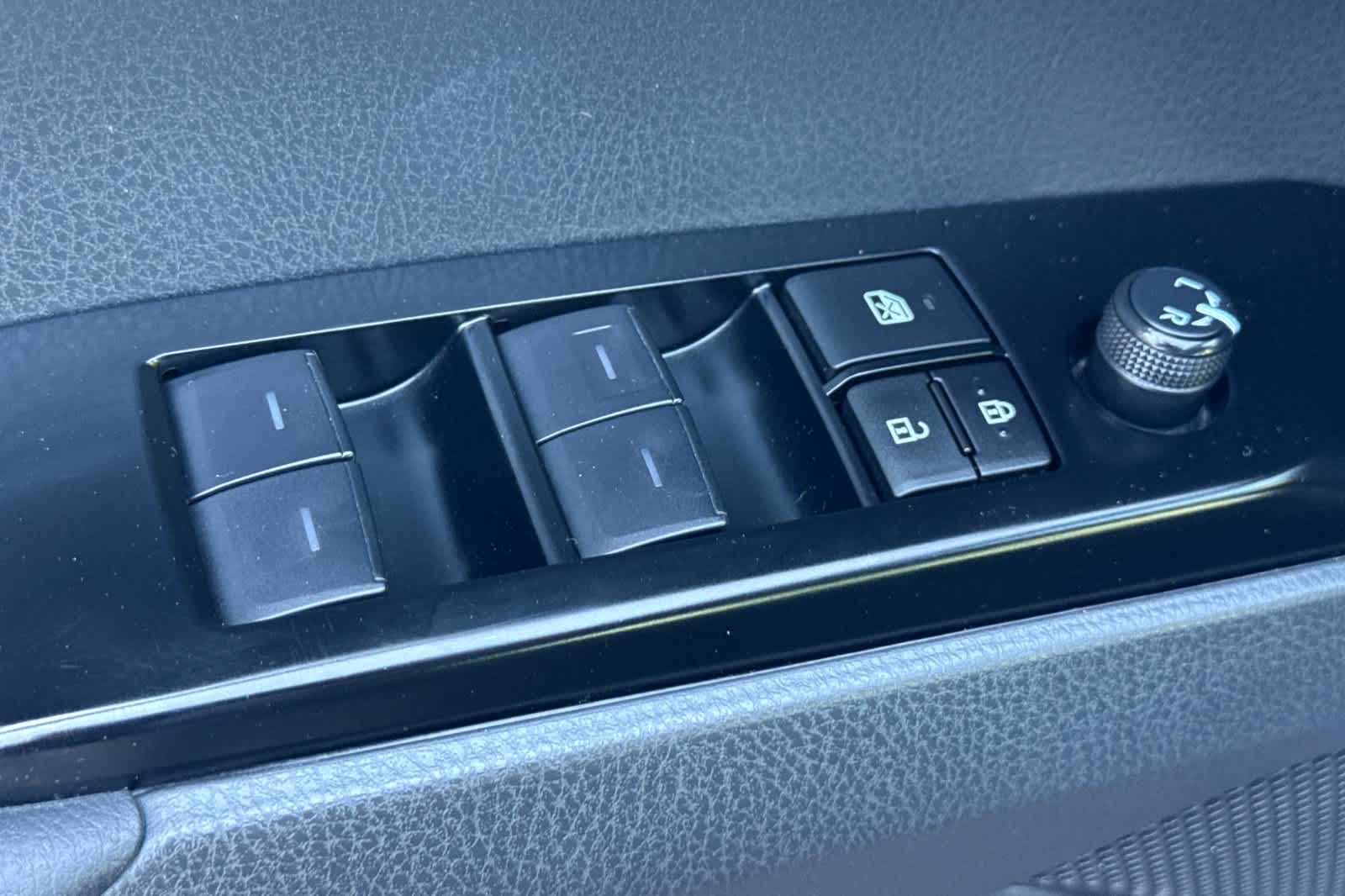 Thumbnail: 2025 Toyota Camry - 13