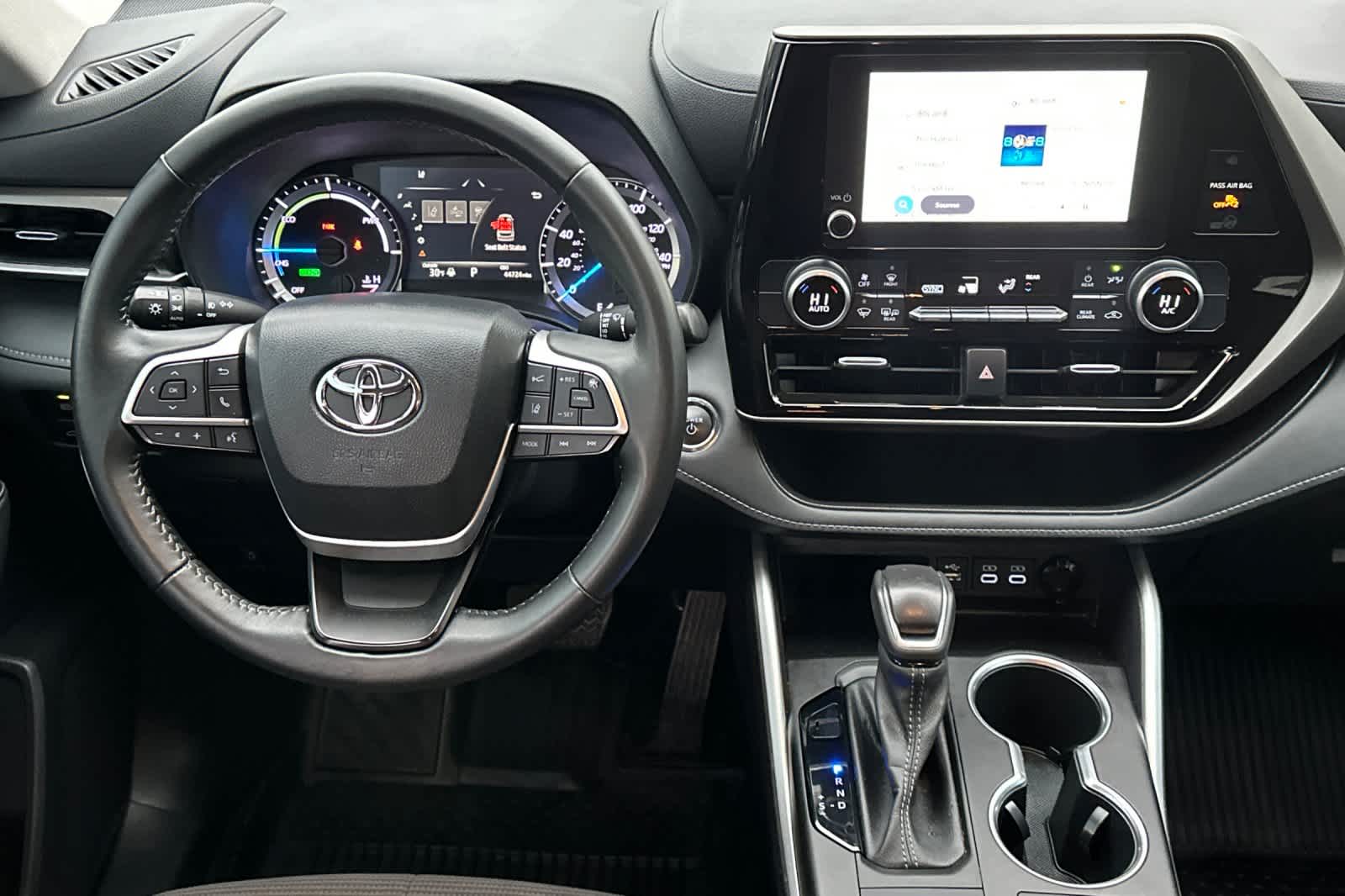 Thumbnail: 2023 Toyota Highlander - 14