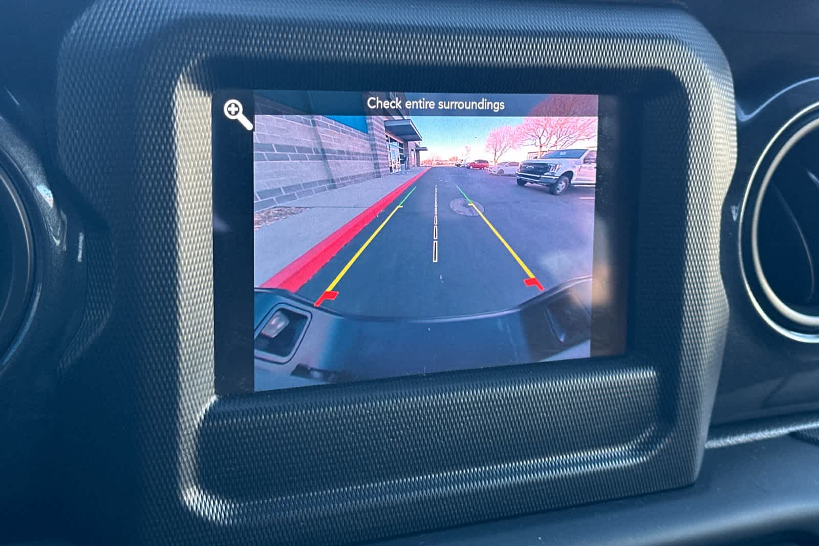 Thumbnail: 2020 Jeep Gladiator - 18