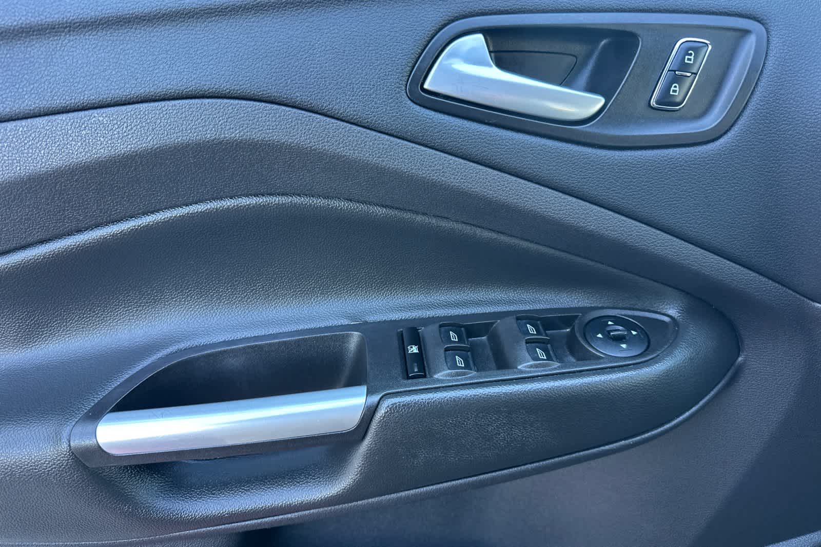 Thumbnail: 2016 Ford Escape - 12