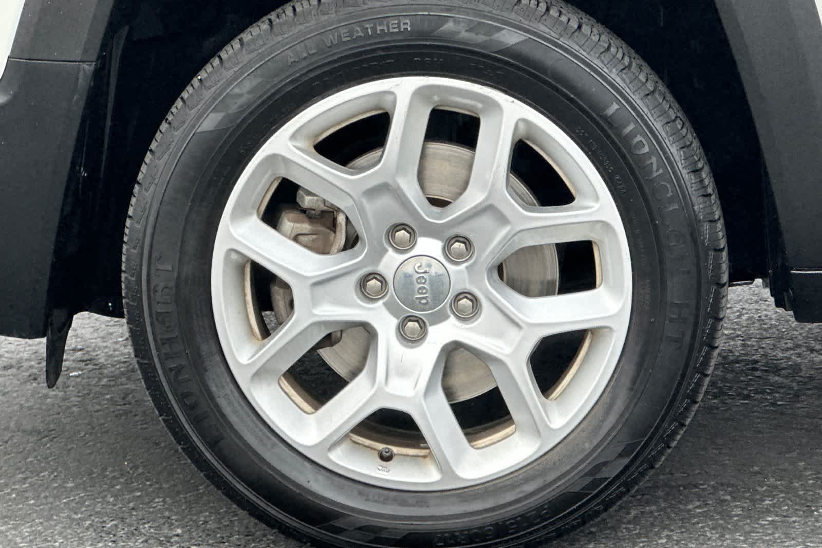 Thumbnail: 2018 Jeep Renegade - 26