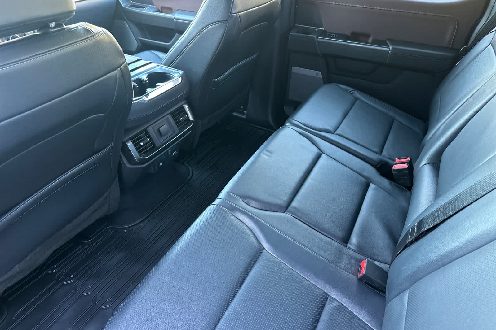 2023 Ford F-150 Lariat photo 4