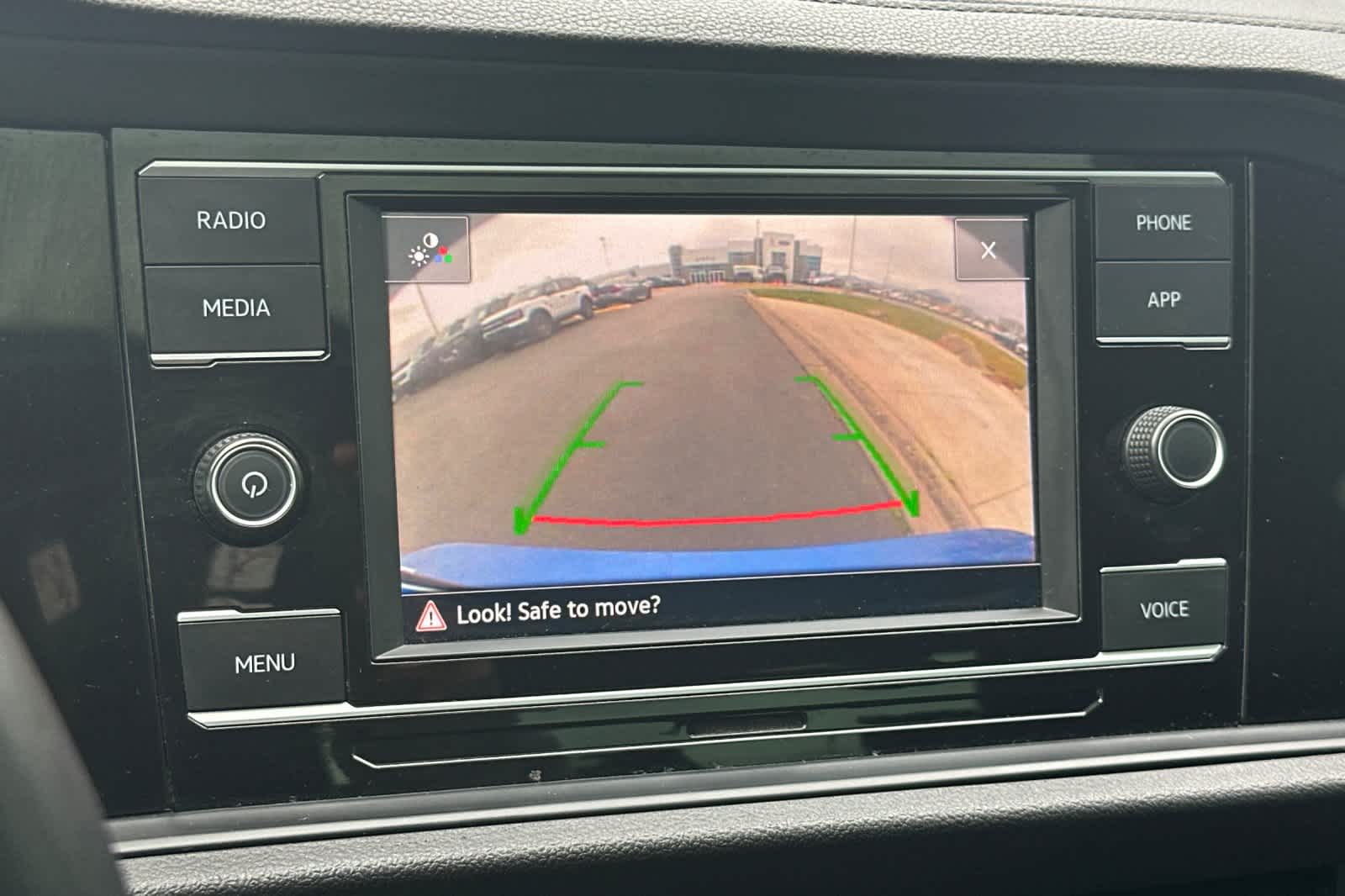 Thumbnail: 2022 Volkswagen Jetta - 18