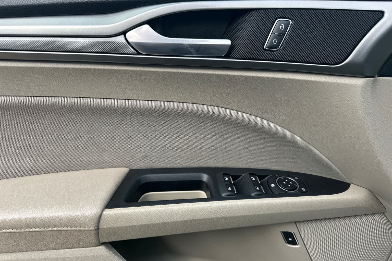 Thumbnail: 2019 Ford Fusion - 12