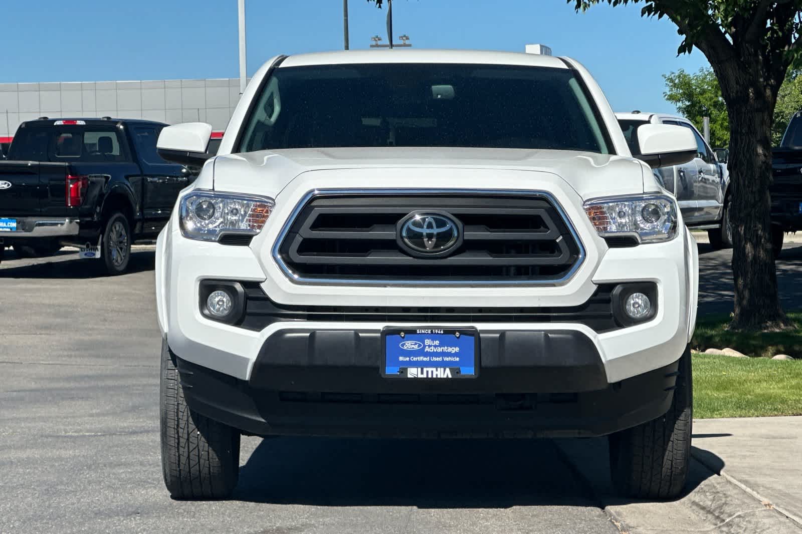 Thumbnail: 2022 Toyota Tacoma - 10