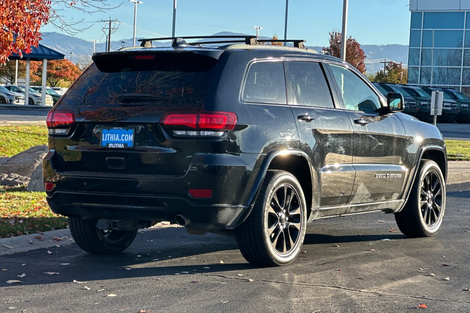 Thumbnail: 2018 Jeep Grand Cherokee - 2