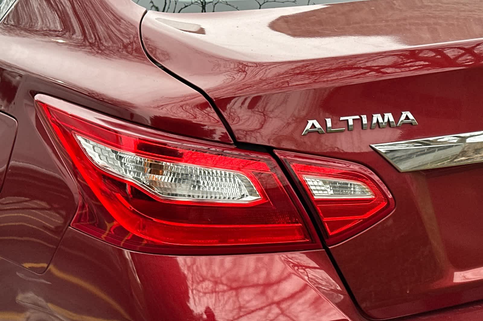 Thumbnail: 2016 Nissan Altima - 10