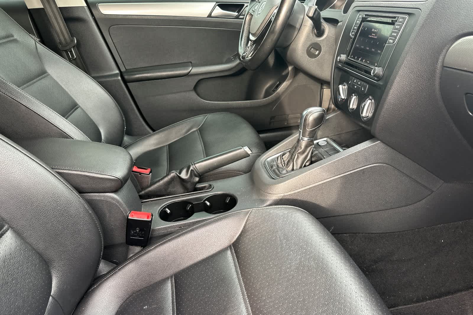 Thumbnail: 2017 Volkswagen Jetta - 15