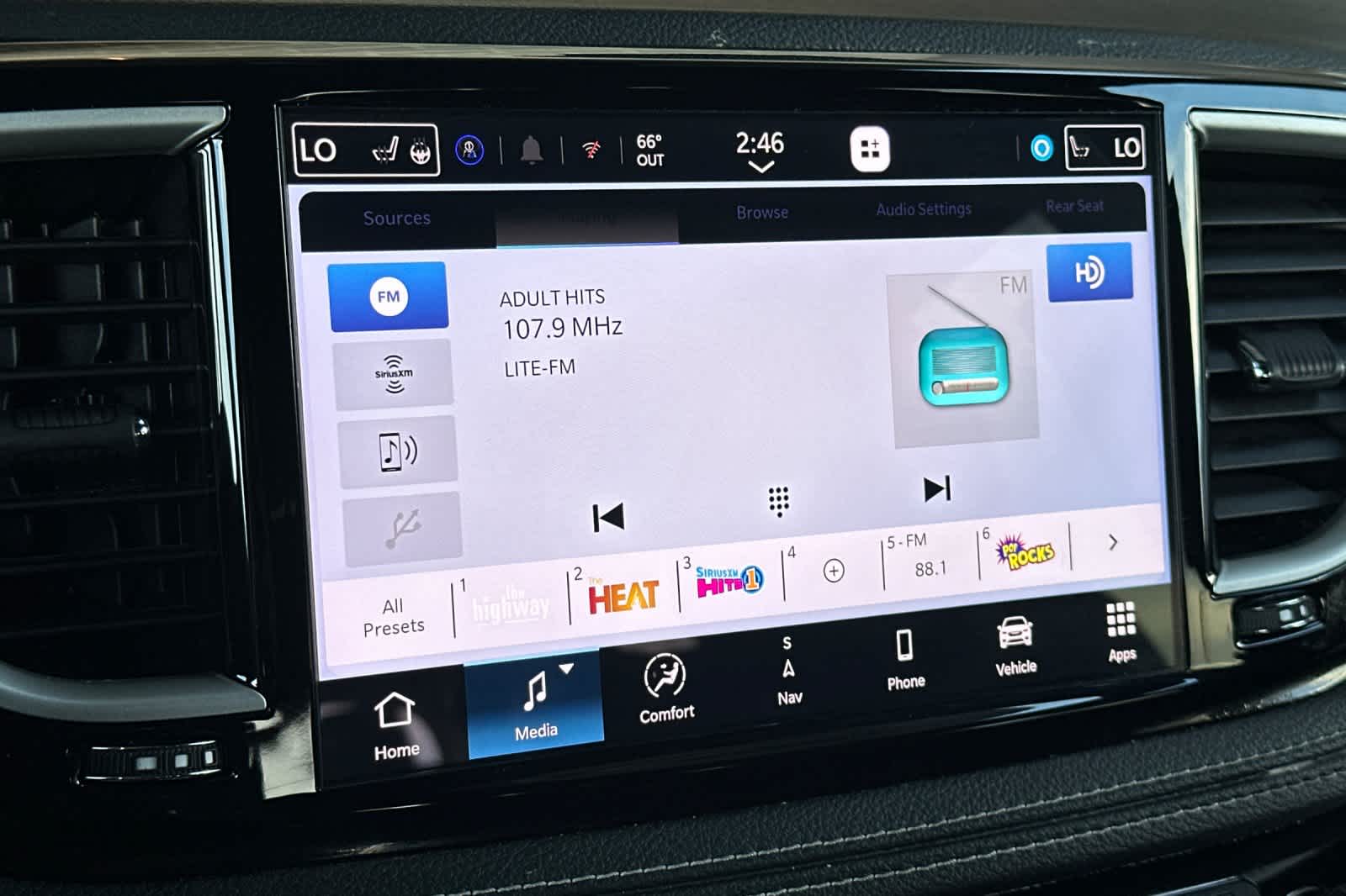 Thumbnail: 2025 Chrysler Pacifica - 20