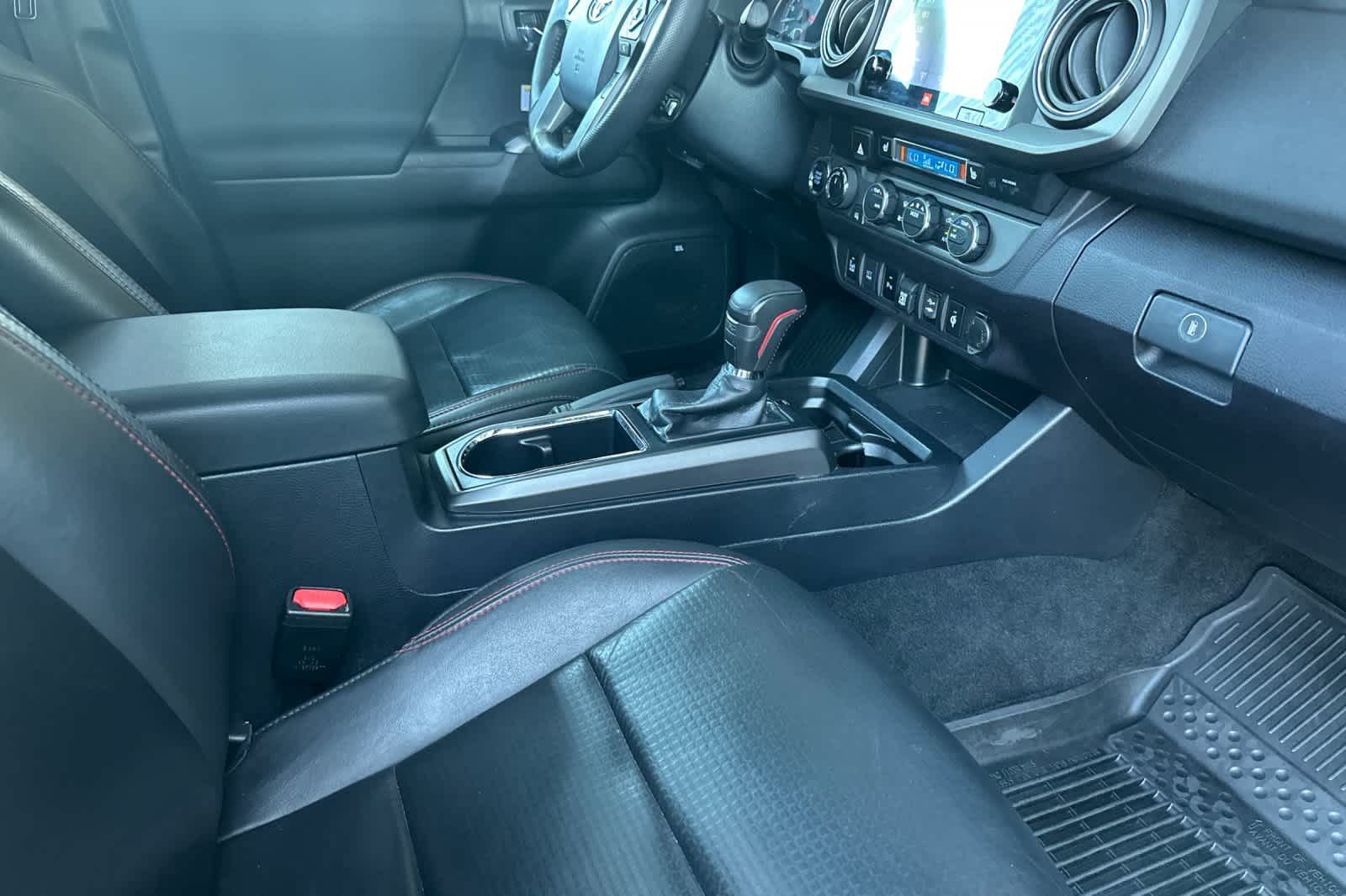 Thumbnail: 2019 Toyota Tacoma - 15