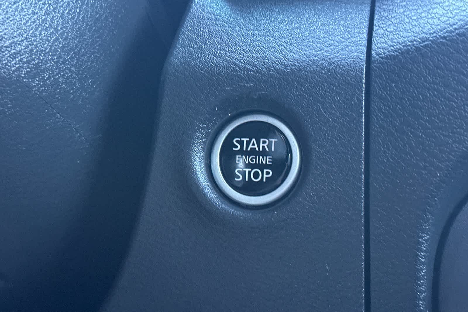 Thumbnail: 2023 Nissan Frontier - 21