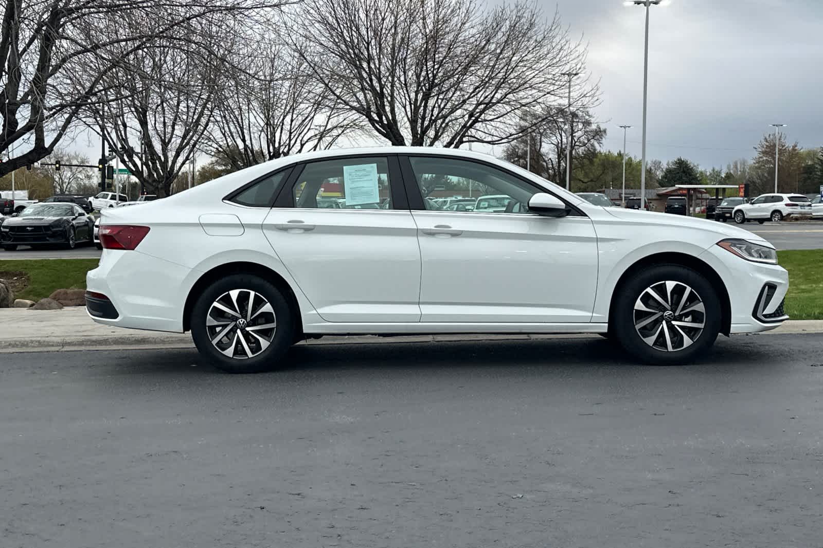 Thumbnail: 2025 Volkswagen Jetta - 8