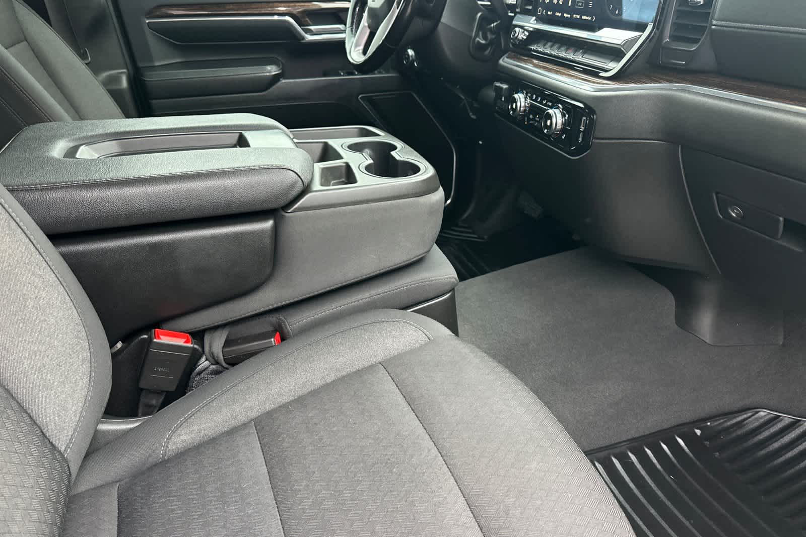 Thumbnail: 2024 GMC Sierra 2500 - 15