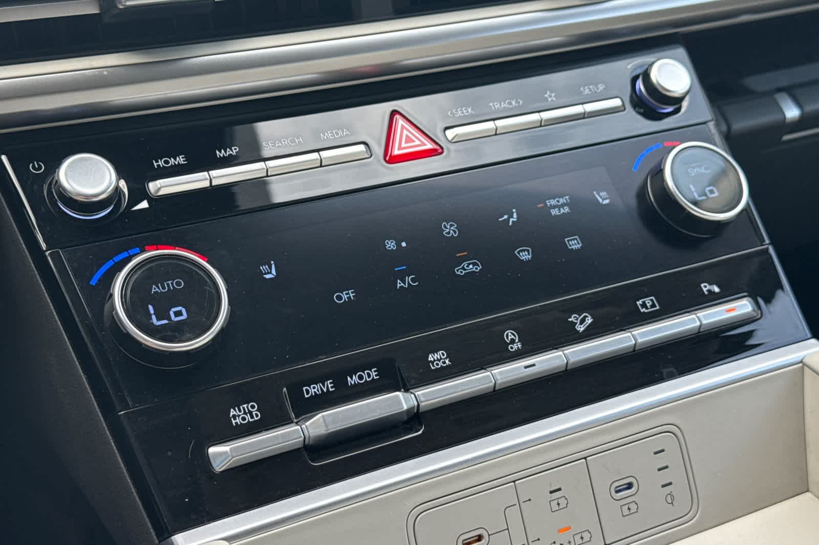 Thumbnail: 2024 Hyundai Santa Fe - 19