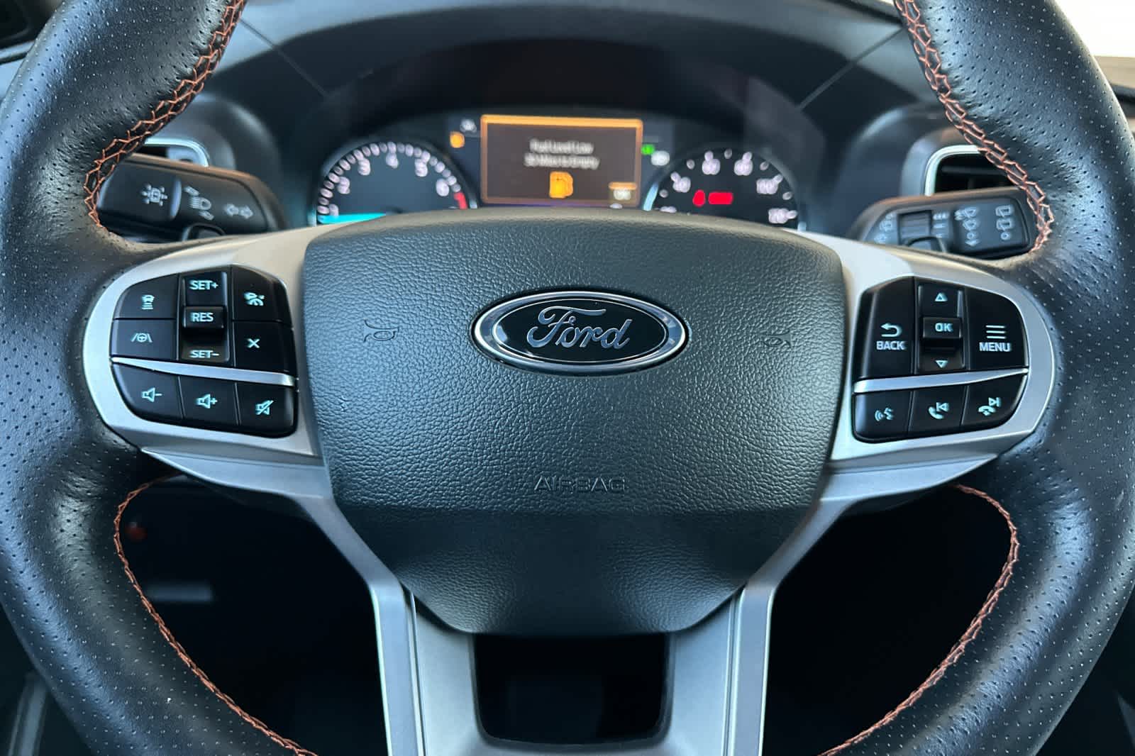 Thumbnail: 2022 Ford Explorer - 25