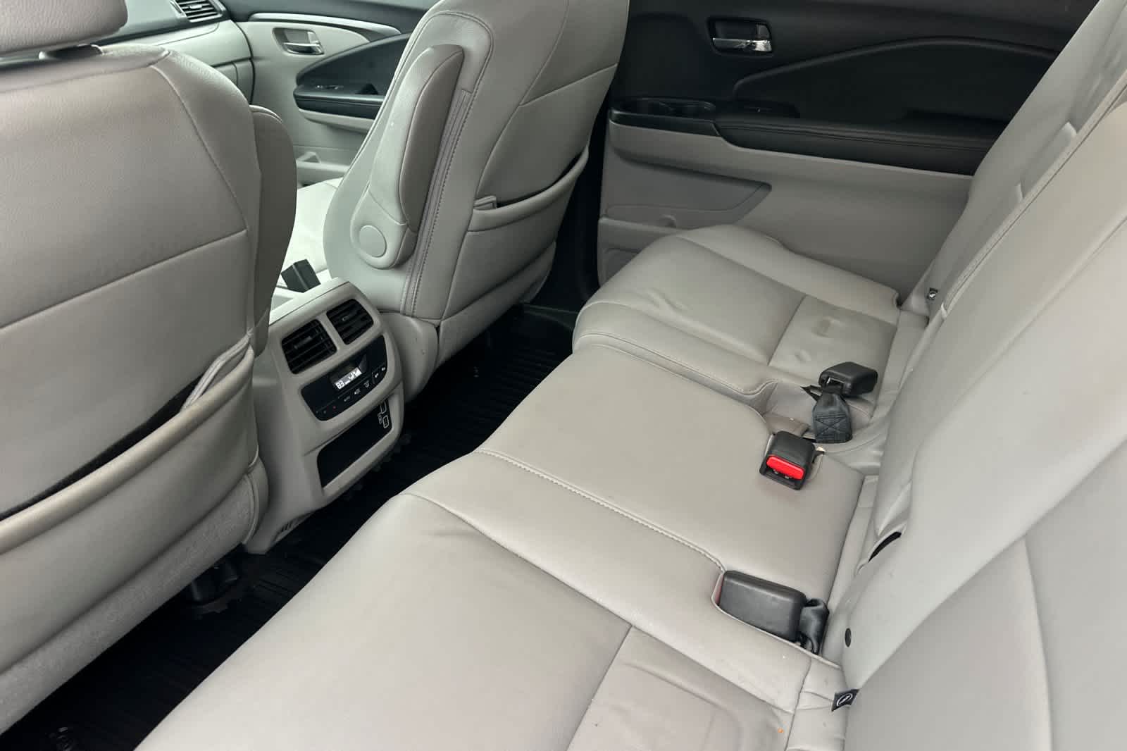 Thumbnail: 2019 Honda Pilot - 4