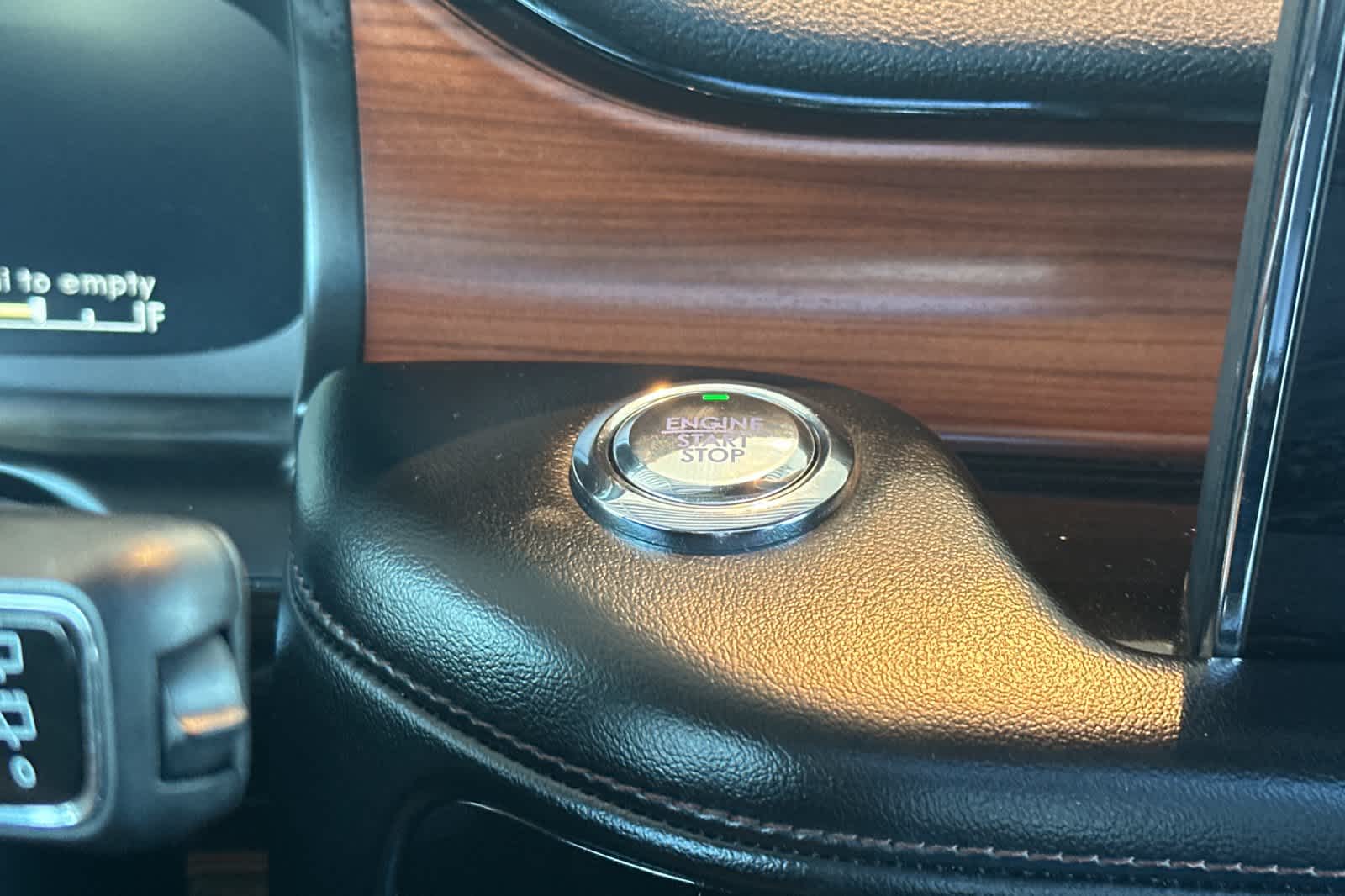Thumbnail: 2021 Lincoln Aviator - 24