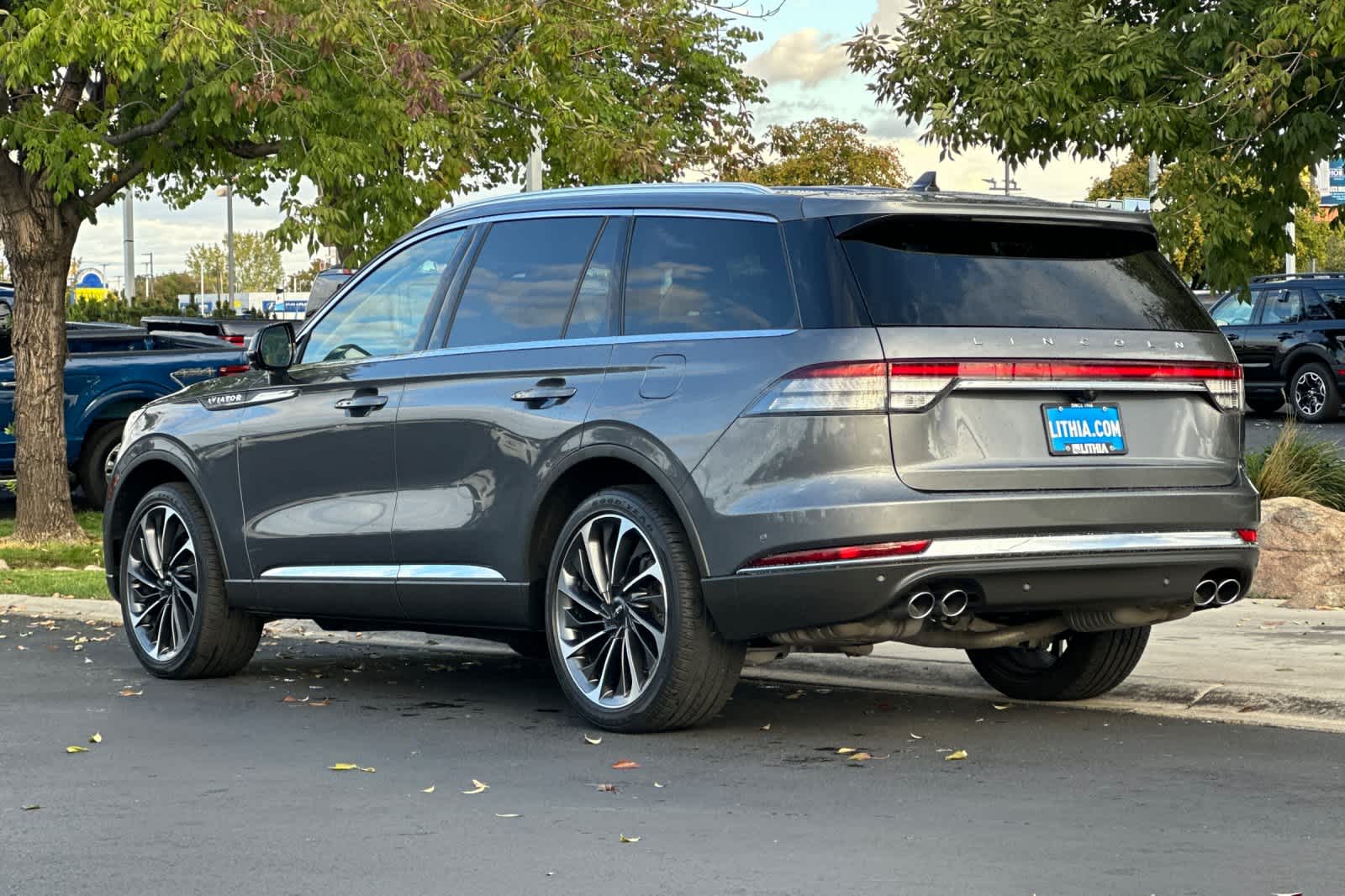 Thumbnail: 2023 Lincoln Aviator - 6