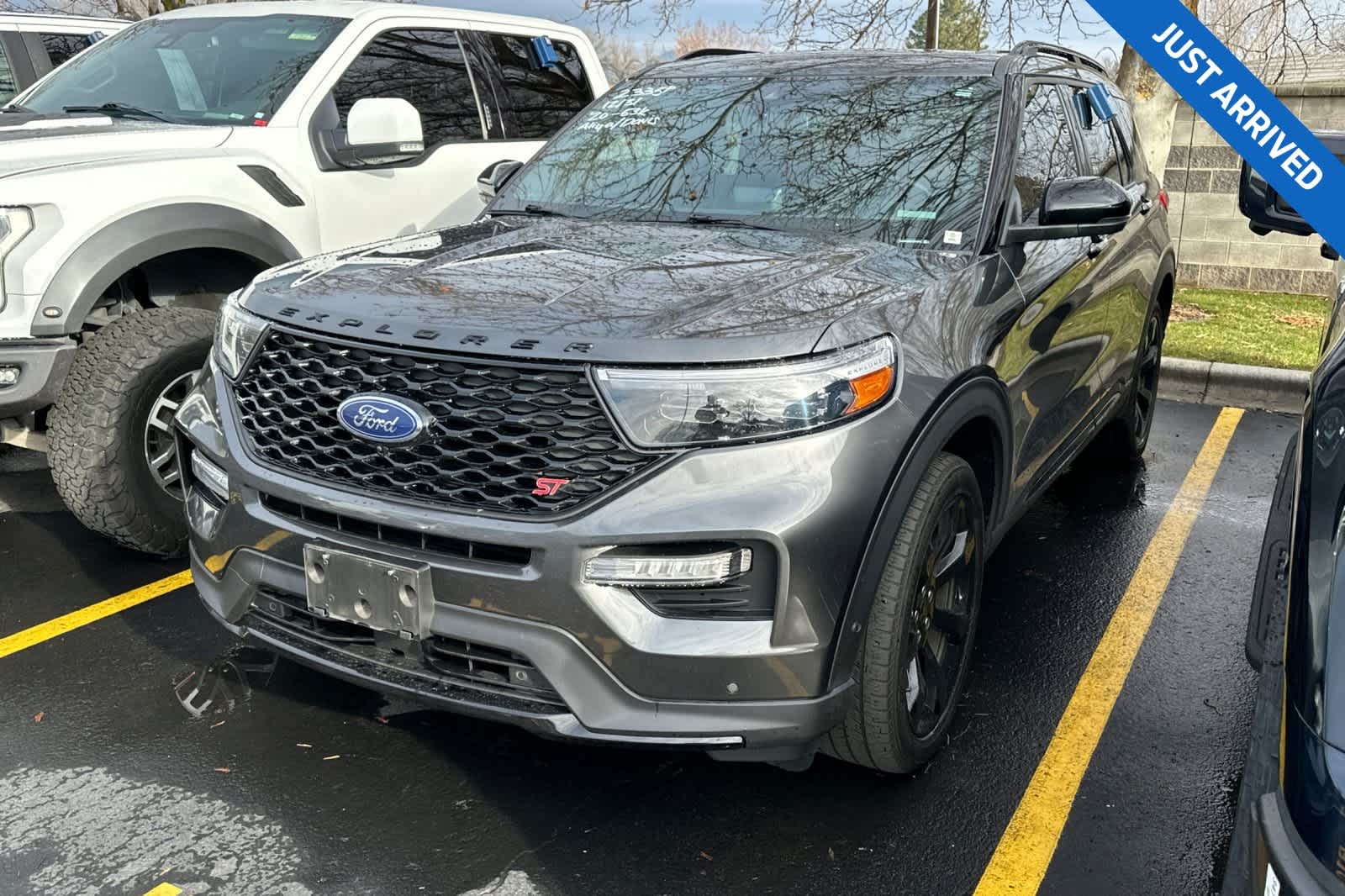 2020 Ford Explorer ST's photo