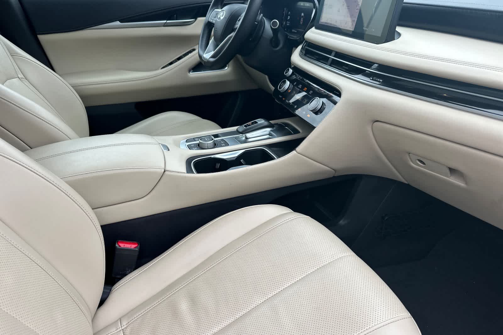 Thumbnail: 2025 INFINITI QX60 - 17